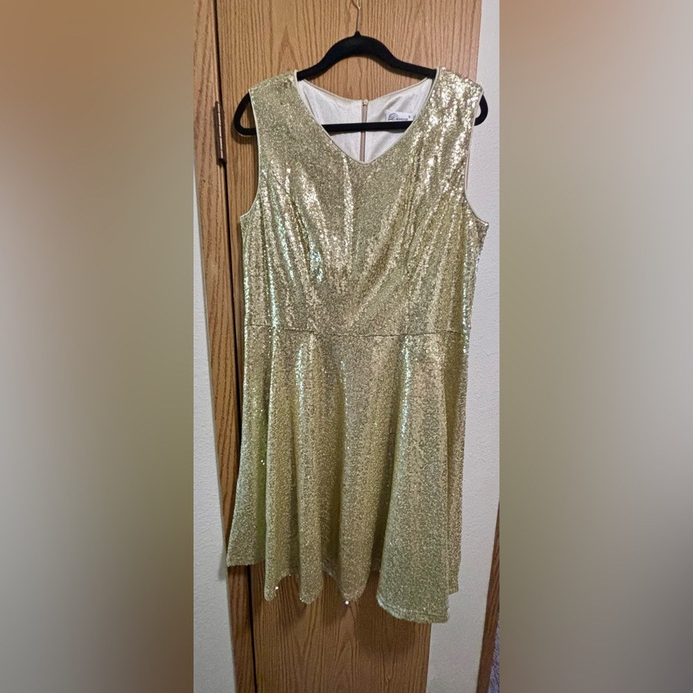 Gold sequined cocktail dress 3xl
